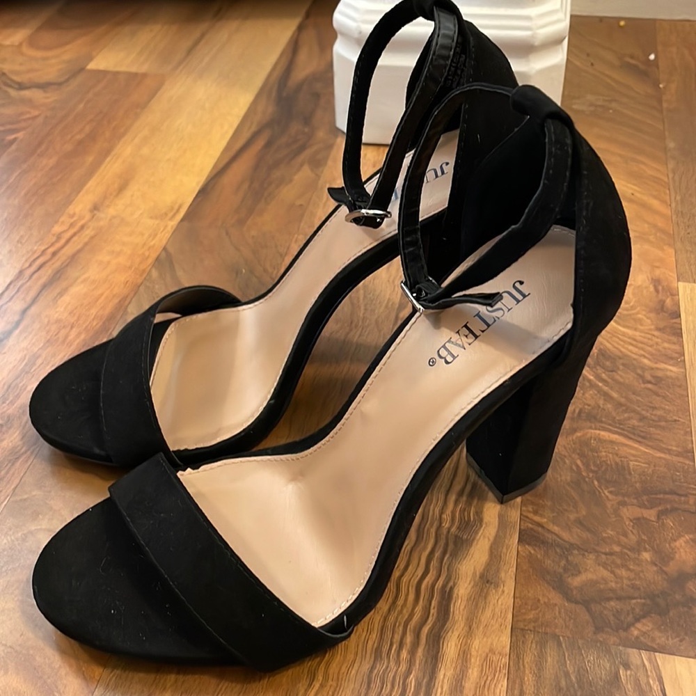 Justfab heels. Size 8US. BLACK. VELVET. 3 inch heel.